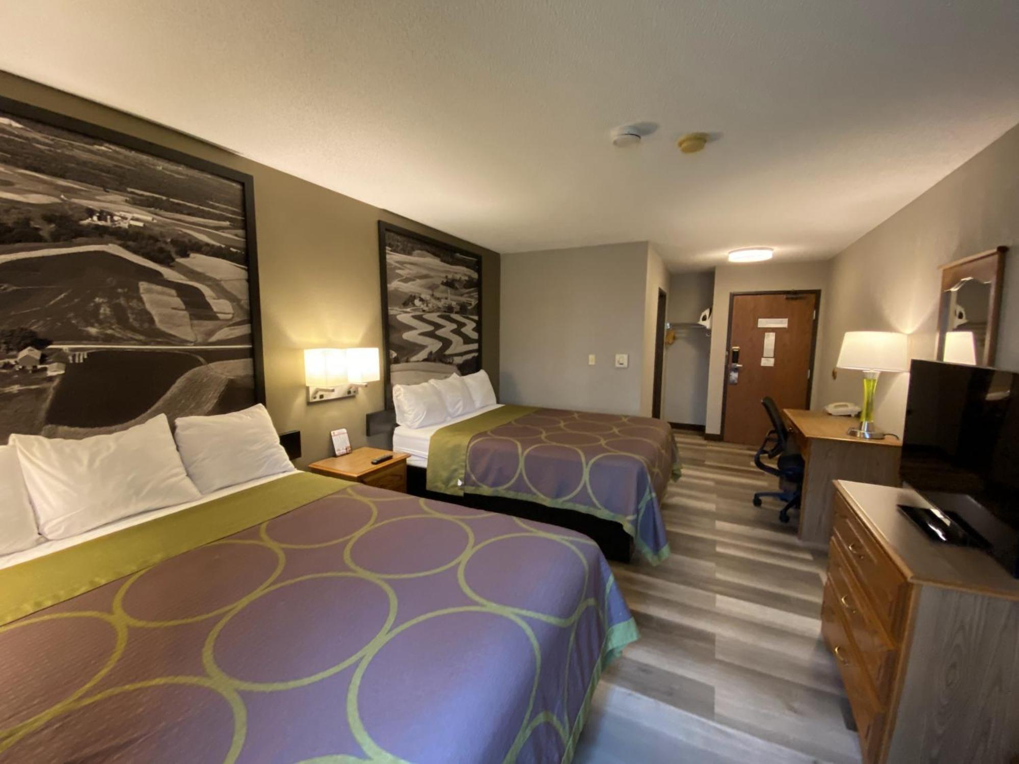 Super 8 By Wyndham Green Bay Near Stadium Exterior photo